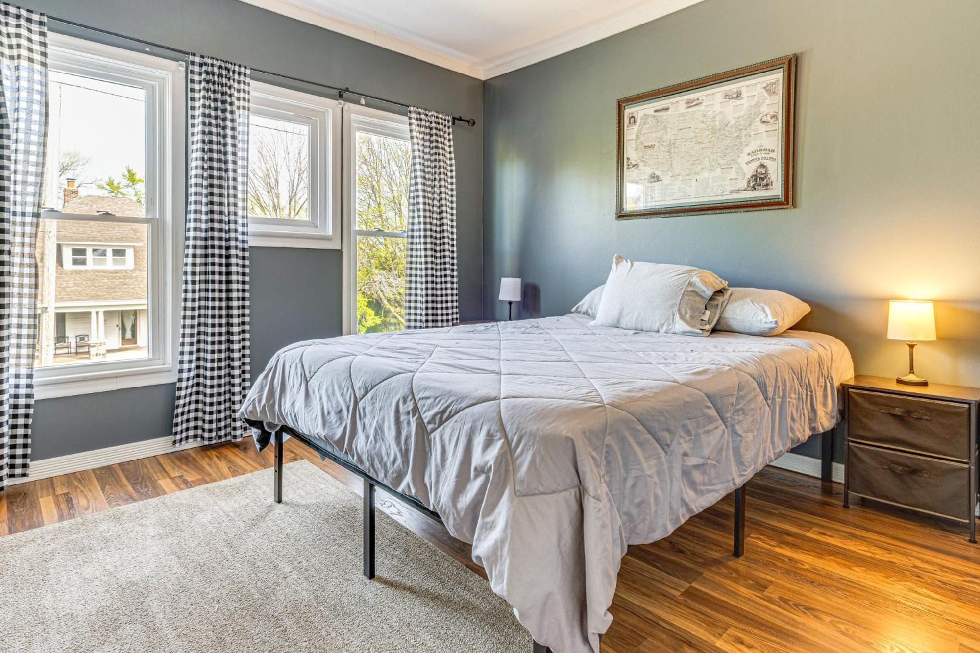 The Junction Victorian Home In Quaint Fortville! Exterior foto